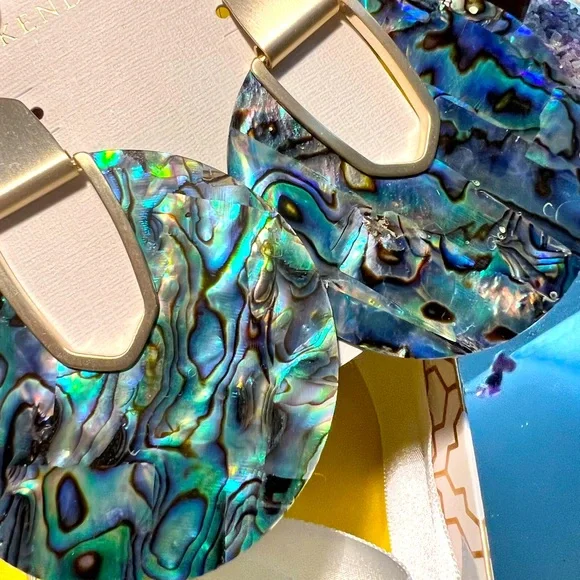 NWT Kendra Scott RARE & Retired Diane Earrings Abalone Yellow Gold STUNNING! - Picture 6 of 14